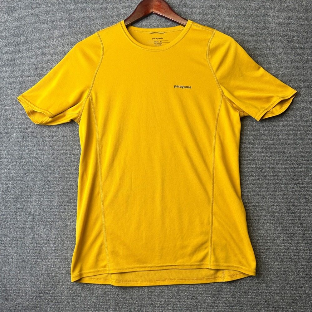 Patagonia T-Shirt Mens Medium Yellow Capilene Daily Tee Hiking Running 23657